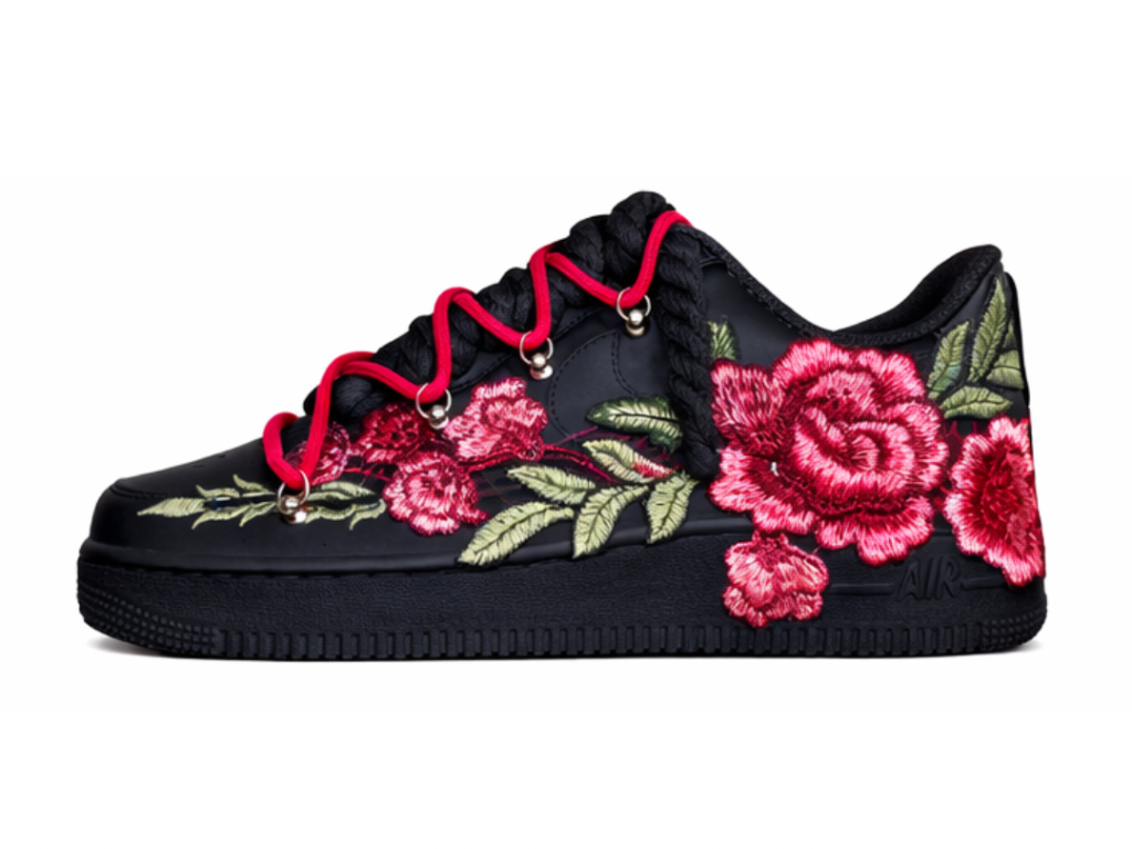 NIKE AIR FORCE 1 LOW ‘07 BLACK DOUBLE ROPE LACES PINK ROSES