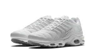 bílé sneakers